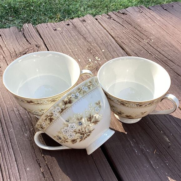Royal Doulton Golden Roses Bone China Teacups Set of 3 England Vintage 1960s - Picture 1 of 4